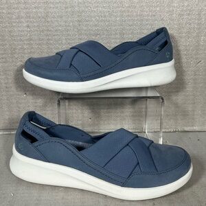 New Clarks Women's Sillian2.0Star Slip On Navy  Size 6.5